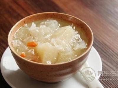 霜降有哪些养生食谱?霜降润肺健脾的银耳雪梨粥做法是什么?