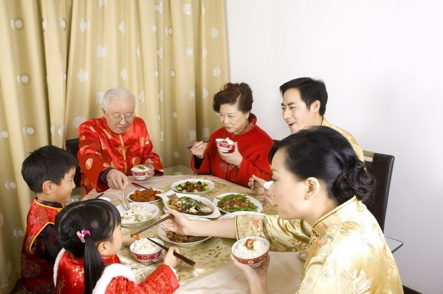 春节在家状态是怎样?说的就是你!-易网健康<a href=http://www.bryss.cn/jkys/ target=_blank class=infotextkey>养生</a>网 春节在家状态是怎样?说的就是你!