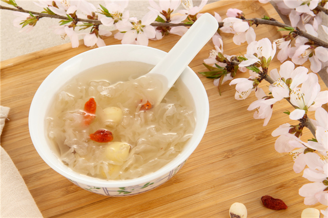 春天吃什么润肺？润肺一定要避免这些不良行为