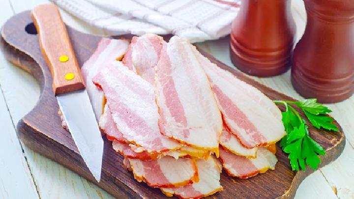 口腔溃疡患者该多吃哪些食物 口腔溃疡患者不能吃4种食物