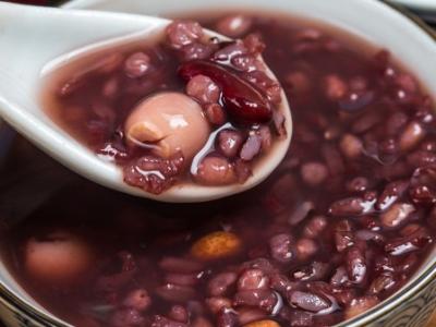 腊八节吃什么？腊八粥和腊八蒜来了