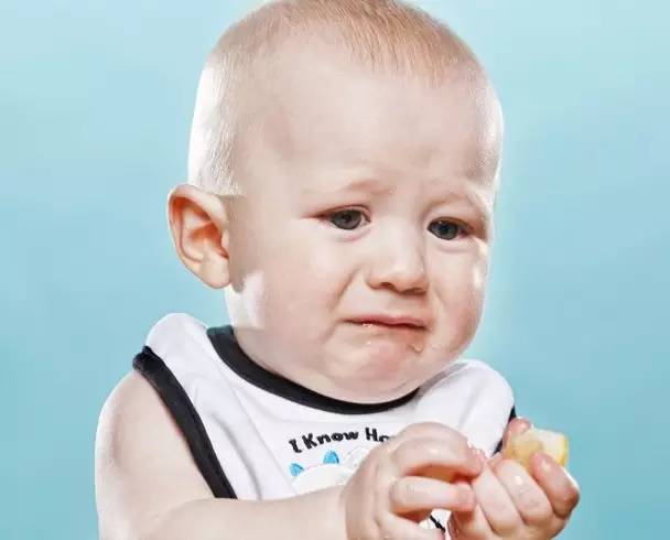 孩子近视的前期表现，家长您知道吗？