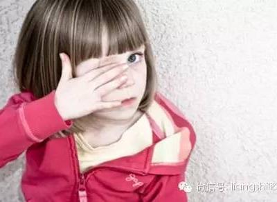 九个小细节说明孩子可能近视了
