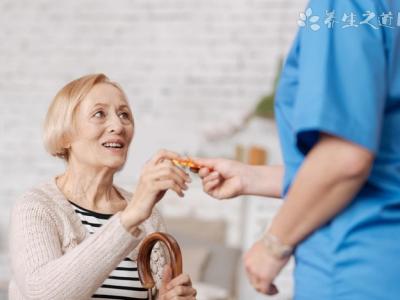 打嗝应该按什么穴位