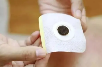 三伏贴鼻炎贴什么位置图片