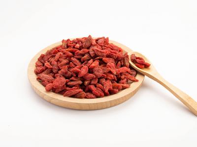 白参泡水喝的功效？白参枸杞泡水喝的功效