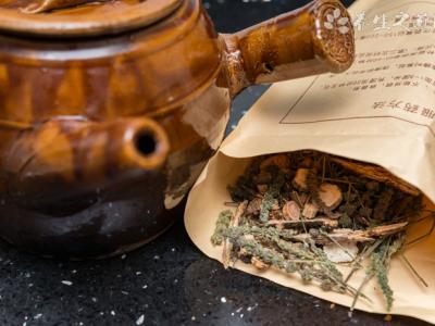 吃药可以用矿泉水吗